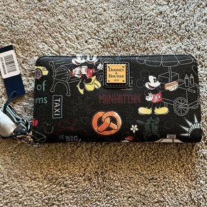 Dooney & Bourke Disney collection wallet / wristlet